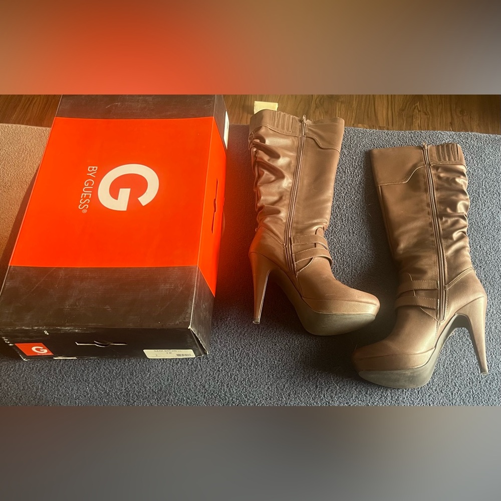 Guess Platform Boots - Picture 4 of 4